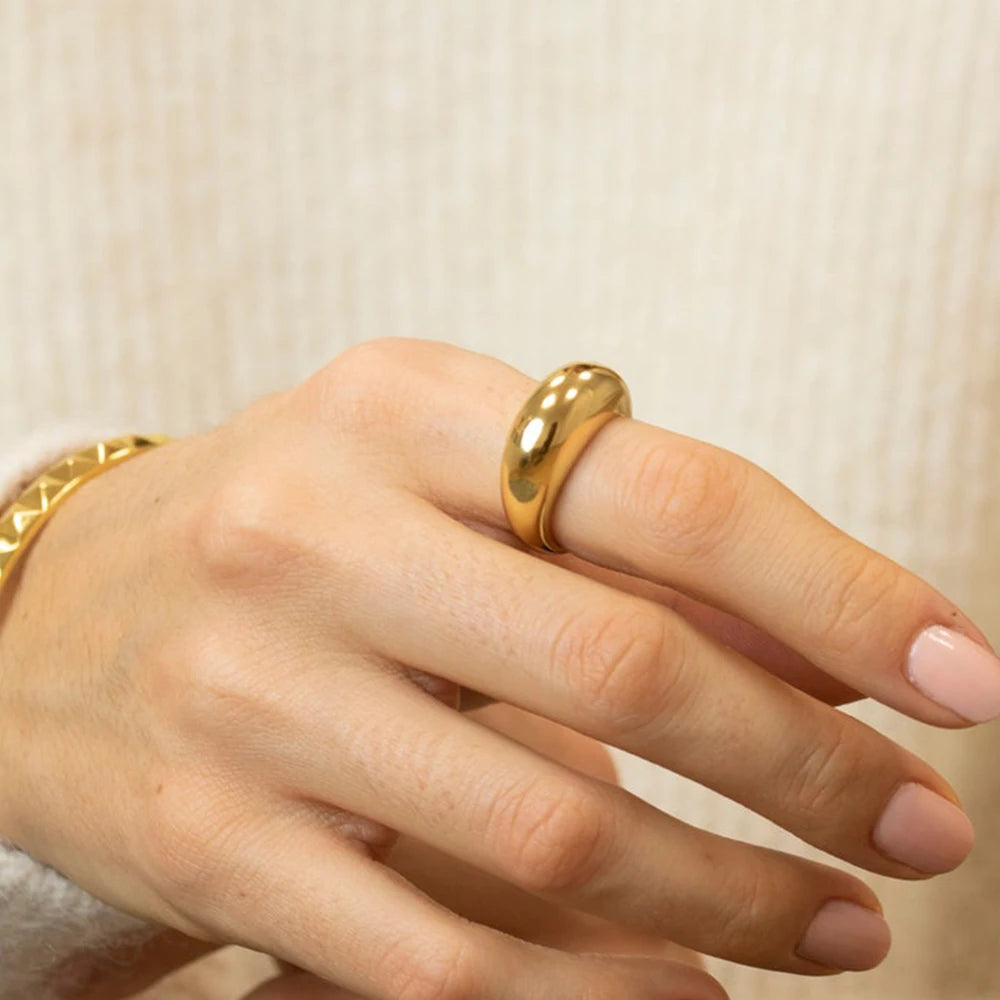 Aura Arc Ring