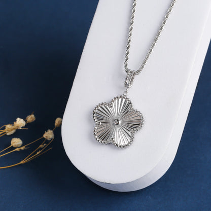 Classic 45cm/60cm Stainless Steel Metal Laser Sweater Chain Pendant Necklace Luxury for Woman Party New Trend Jewelry Clover