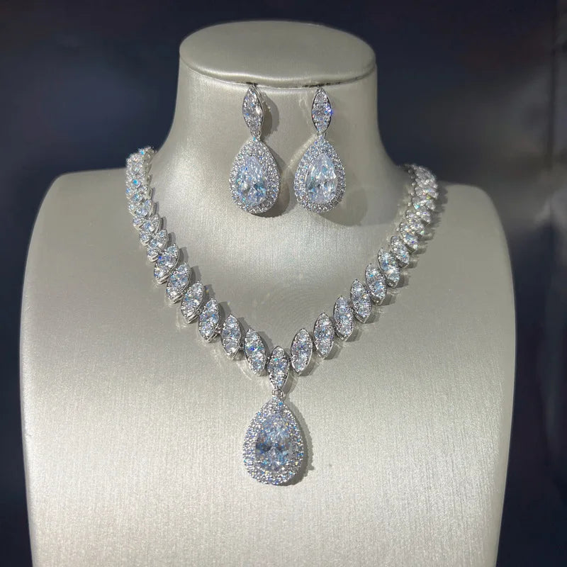New In Imitation Moissanite Diamond Jewelry Set Explosion Flash Hot New Luxury Pendant Necklace Female Earrings Set
